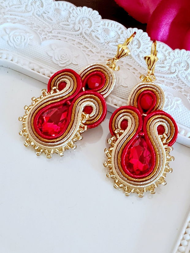 Cercei rosii cu cristale,  Cercei soutache