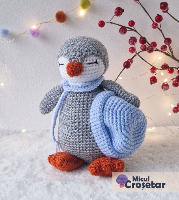Jucarie crosetata - Pinguin cu caciulita