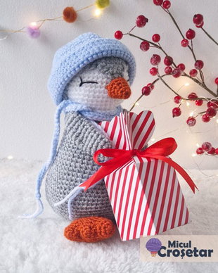 Jucarie crosetata - Pinguin cu caciulita