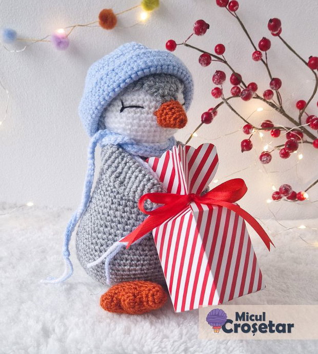 Jucarie crosetata - Pinguin cu caciulita