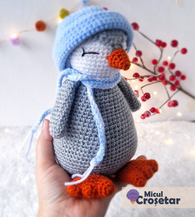 Jucarie crosetata - Pinguin cu caciulita