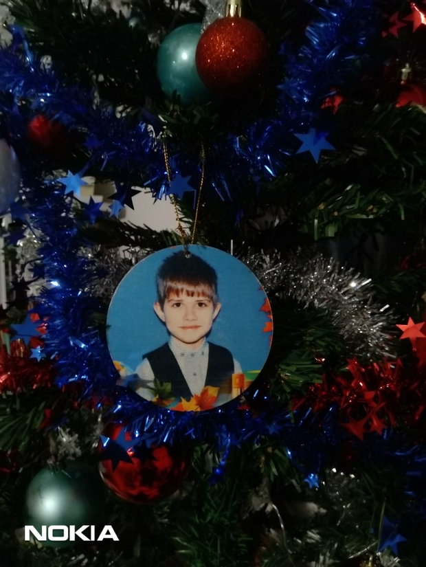 Glob personalizat pe placaj lemn