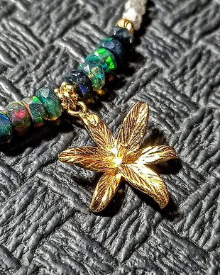 Colier vermeil diamant brut gri opal de foc etiopian negru spinel grafitat lant argint placat cu aur charm floare vermeil minimalist boho chic trendy - Transport gratuit