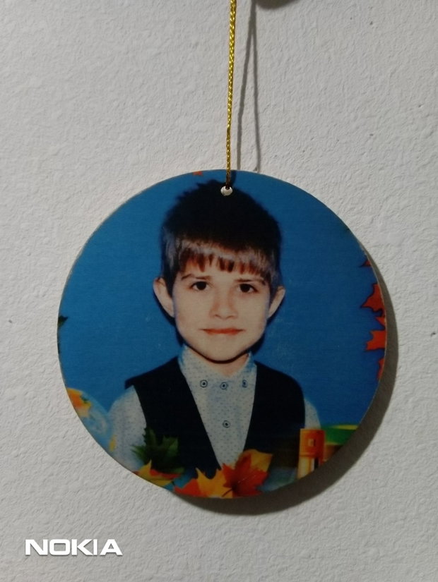 Glob personalizat pe placaj lemn