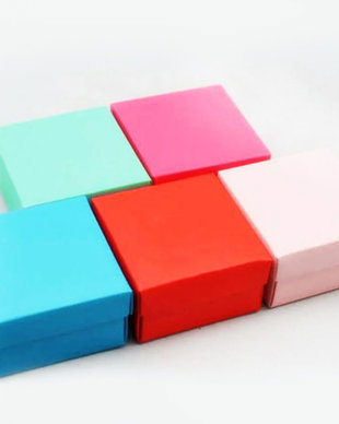 Cutiute carton. Cutii cu capac