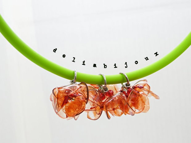 Colier statement handmade unicat - PET-uri (plastic) reciclate - flori (cod1120)