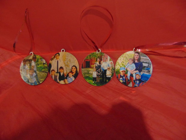 Glob personalizat pe placaj lemn