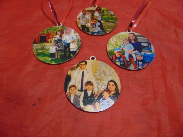 Glob personalizat pe placaj lemn