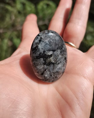 Inel Larvikit si Argint 925 - IN1347 - Inel negru argintiu reglabil, cadou romantic, cadou sotie, inel cadou, bijuterii cadou, inel labradorit, bijuterii labradorit, bijuterii larvikit, cristale vindecatoare