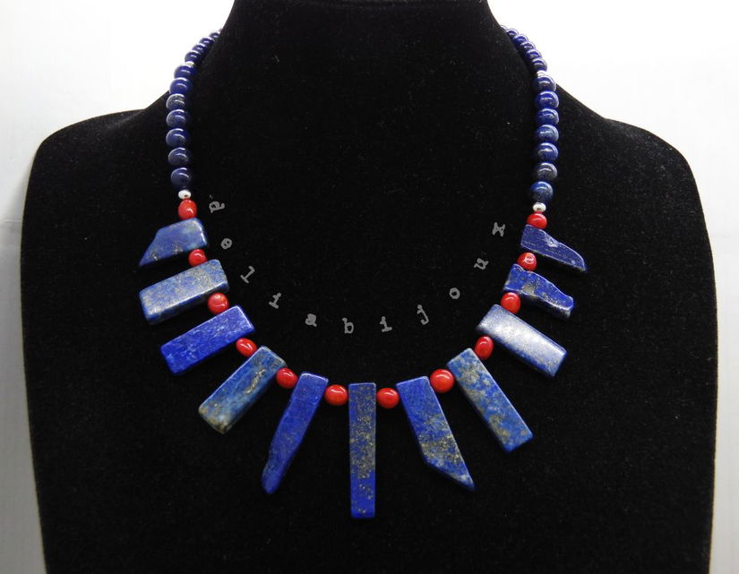 Colier handmade statement unicat - coral si lapis lazuli (cod1129)