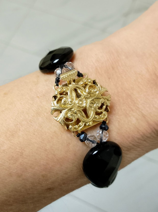 Brățară agate negre, spinel, cristale și încuietoare aurită