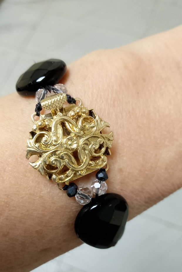 Brățară agate negre, spinel, cristale și încuietoare aurită