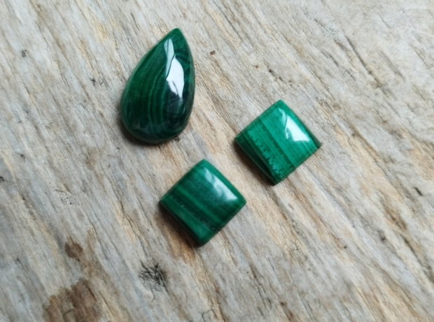 Cabochoane malachit natural, 3 buc