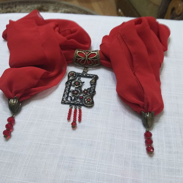 ESARFA-COLIER-VOAL ROSU-INCHJS SI ACCESORII BRONZ