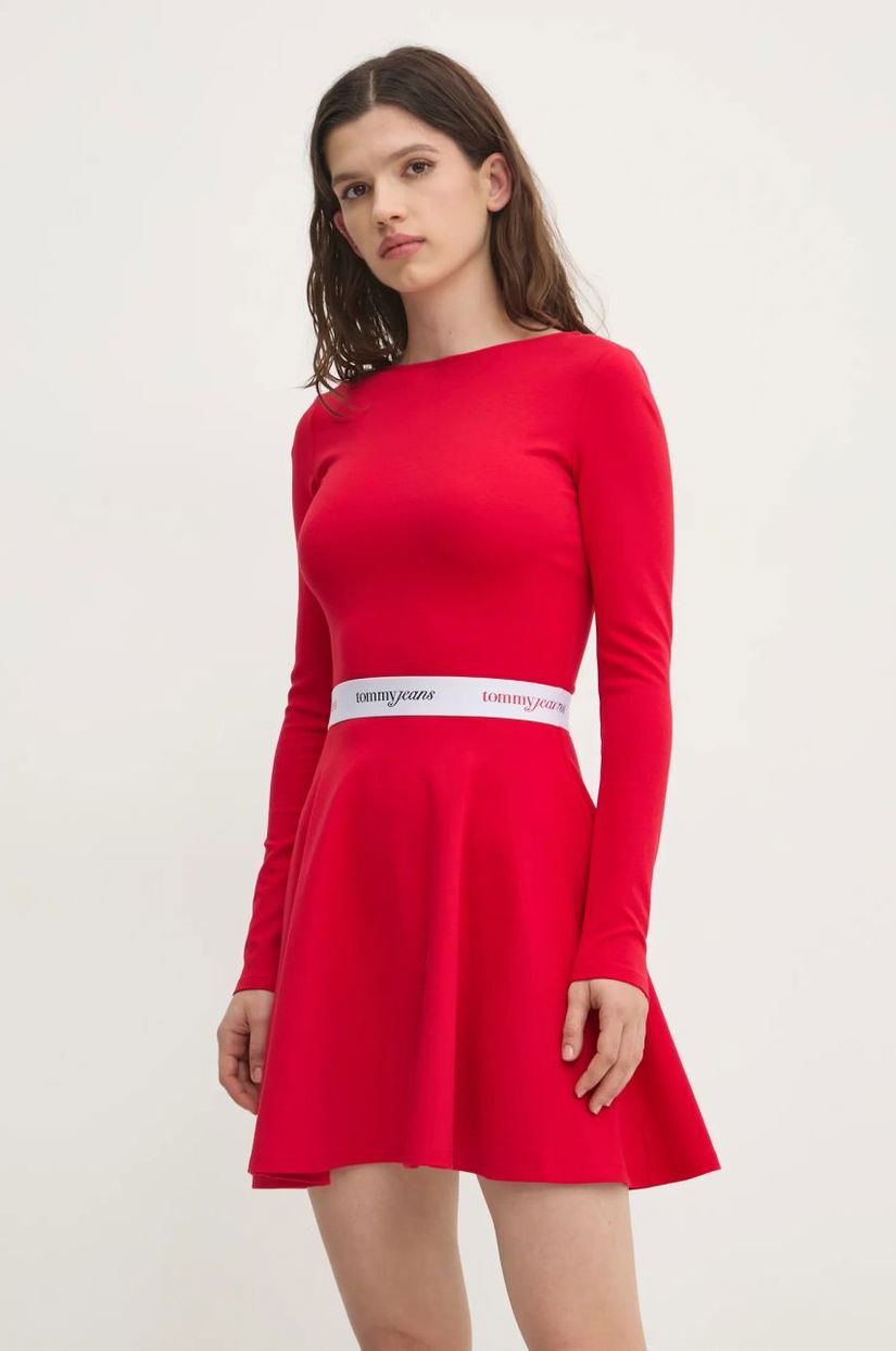 Tommy Jeans rochie culoarea rosu, mini, evazati, DW0DW19465