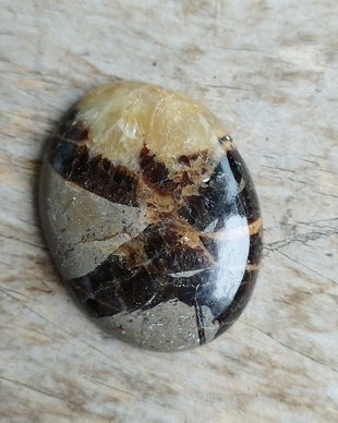 Cabochon septarian, 38x29 mm