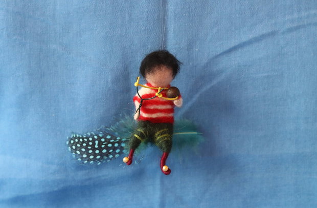 Ornament `Baietel cu prastie`