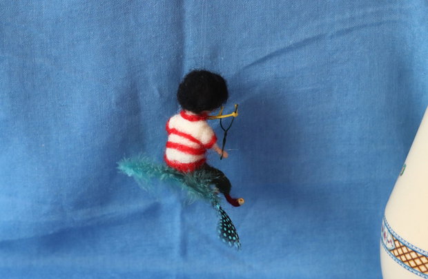 Ornament `Baietel cu prastie`