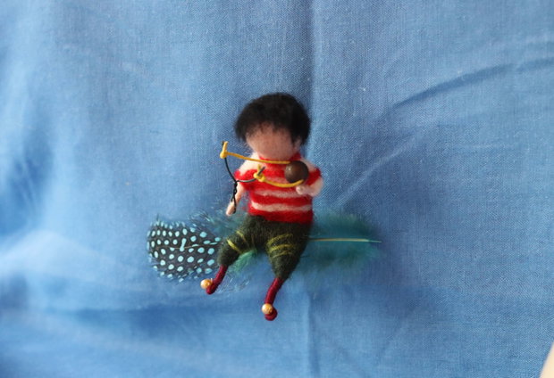 Ornament `Baietel cu prastie`