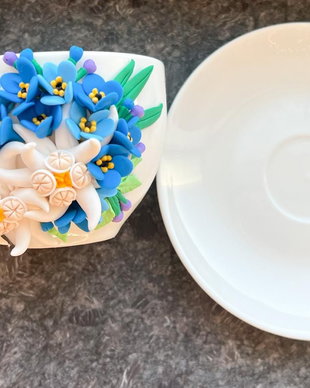 Set ceasca si farfurie: Flori de colt si flori de nu ma uita