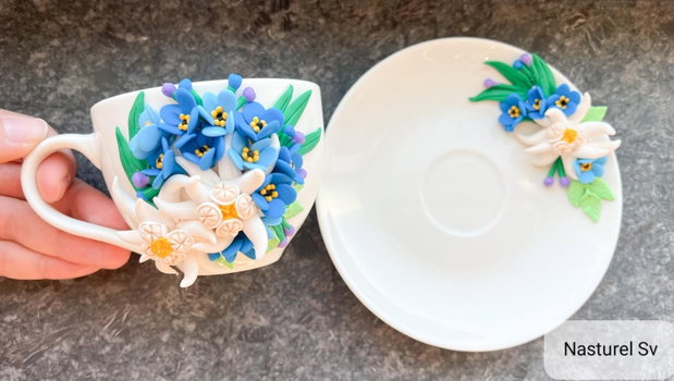Set ceasca si farfurie: Flori de colt si flori de nu ma uita
