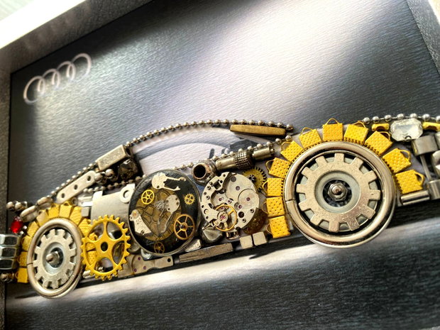 Masina model Audi Cod M 667・Cadouri masini・Cadou personalizat・Tablou steampunk mecanism ceas・Adela Tarziu