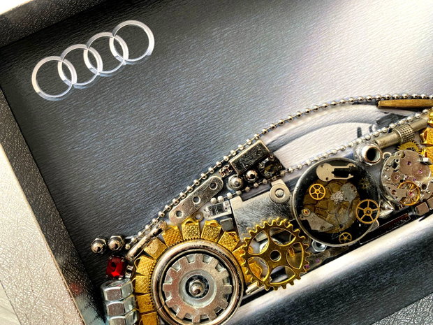 Masina model Audi Cod M 667・Cadouri masini・Cadou personalizat・Tablou steampunk mecanism ceas・Adela Tarziu