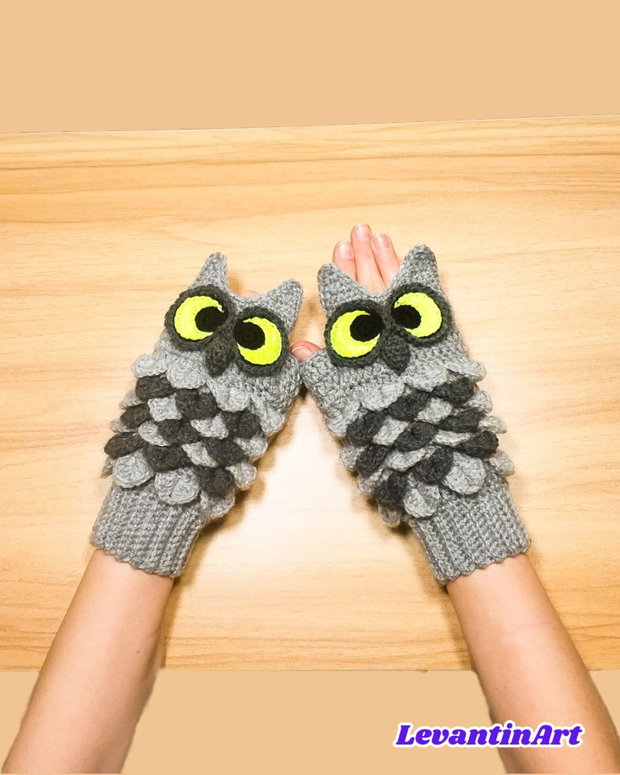 BUFNITE GRI - Manusi fara degete pentru adulti, crosetate. Manusi inedite handmade. Manusi practice. LA COMANDA