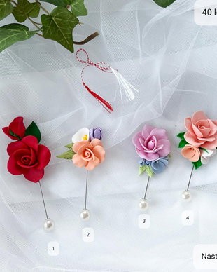 Pin-uri martisor: Flori