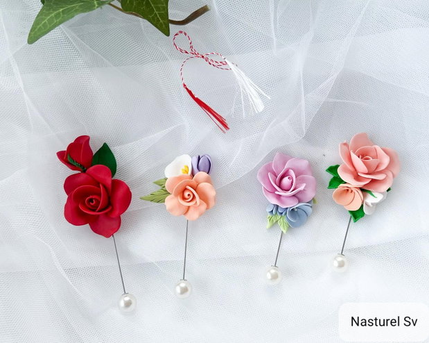 Pin-uri martisor: Flori