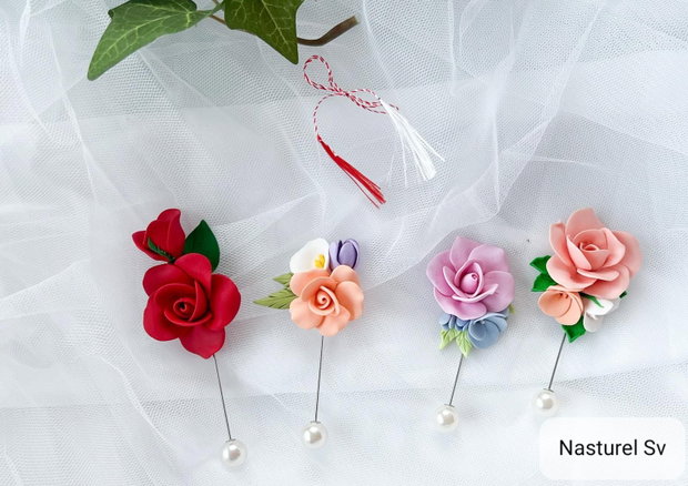 Pin-uri martisor: Flori