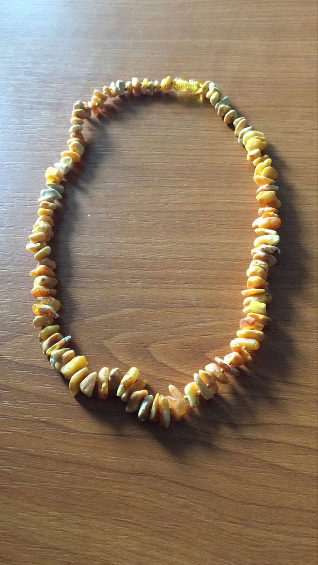 Colier din chipsuri de Chihlimbar / Amber