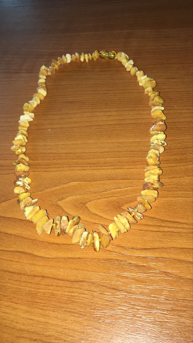 Colier din chipsuri de Chihlimbar / Amber