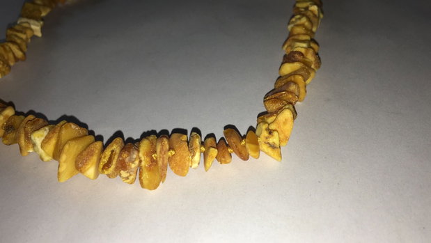 Colier din chipsuri de Chihlimbar / Amber