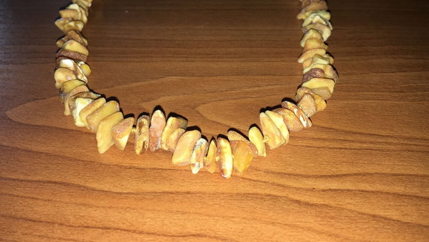 Colier din chipsuri de Chihlimbar / Amber