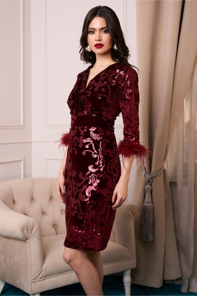 Rochie Elle Collection Eliza eleganta bordo din catifea cu paiete si pene la maneci