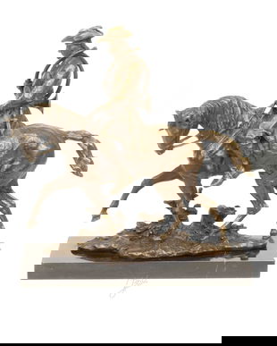 Ludovic al XV-lea călare-statueta din bronz pe un soclu din marmura