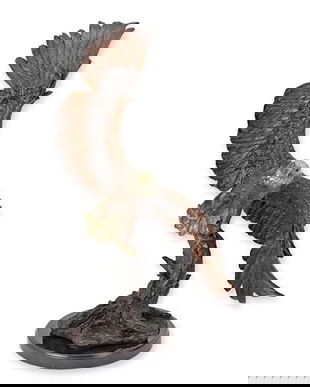 Vultur in zbor-statueta din bronz cu un soclu din marmura