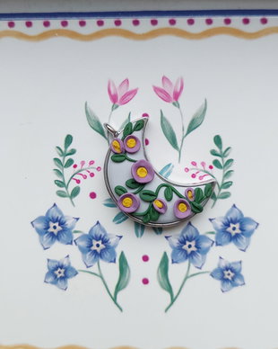 Luna cu floricele