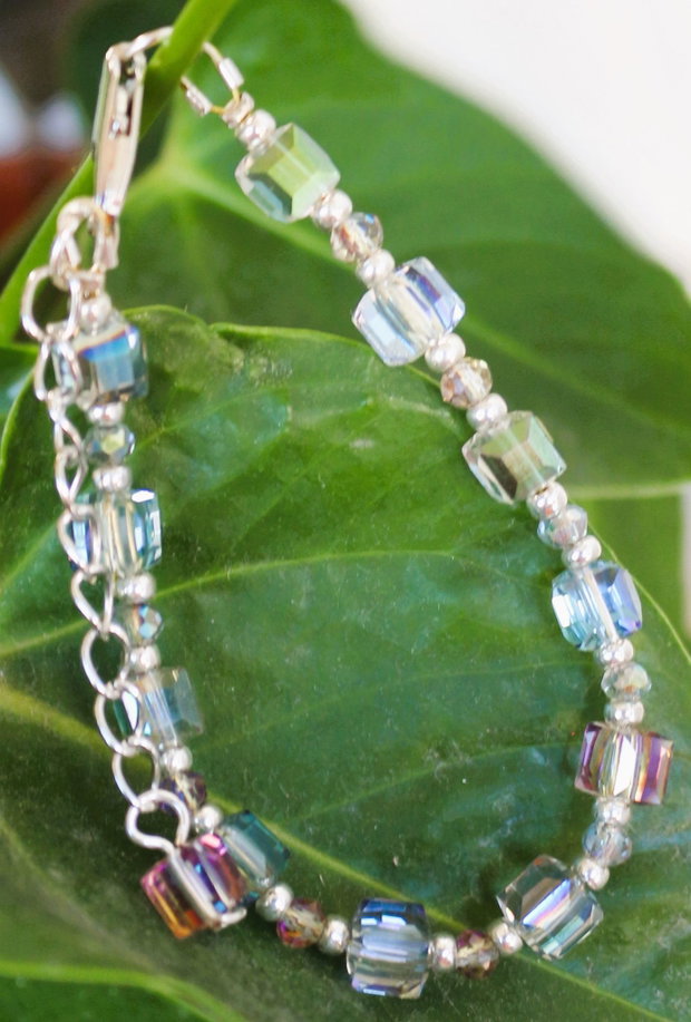 Bratara din cristale tip swarovski si margele myuki delica