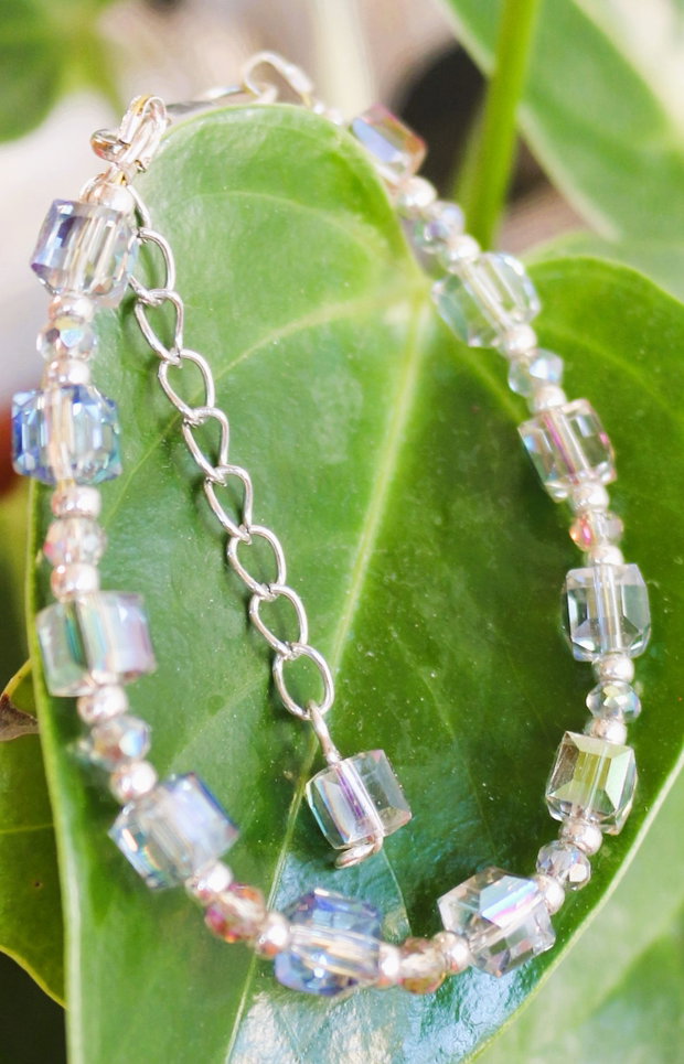 Bratara din cristale tip swarovski si margele myuki delica