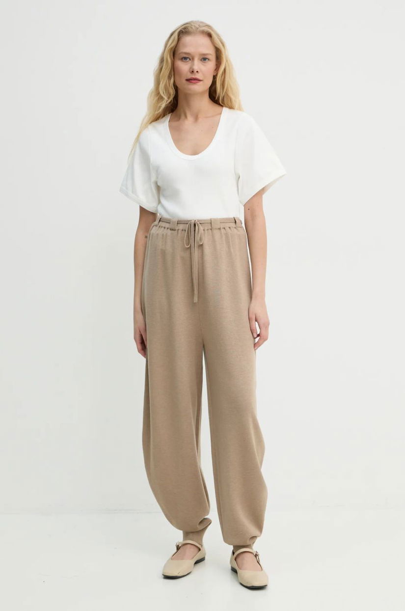 By Malene Birger pantaloni TEVANA femei, culoarea bej, neted, Q72551002