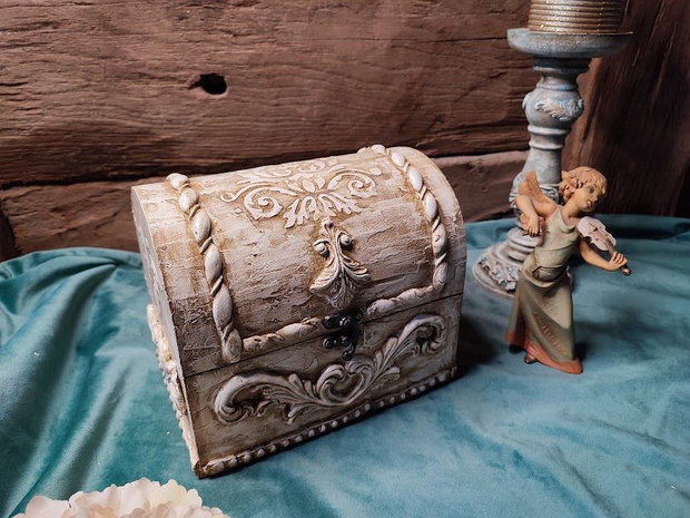 Cufar-Antique