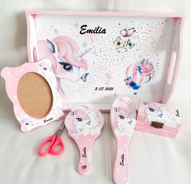 Tavita de mot fetita cu unicorn