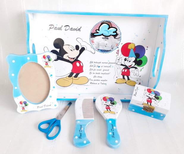 Tavita de mot baietel cu Mickey sărbătorit