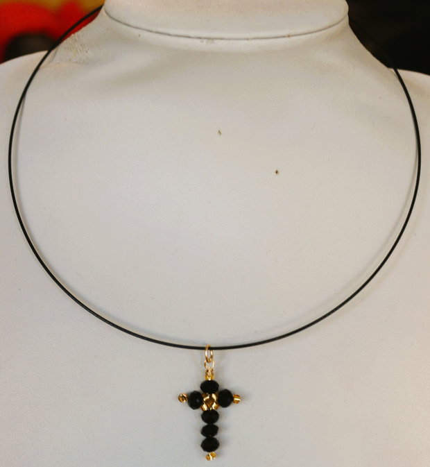 Cruciulita cu cristale fatetate- colier talisman/pandantiv cruciulita