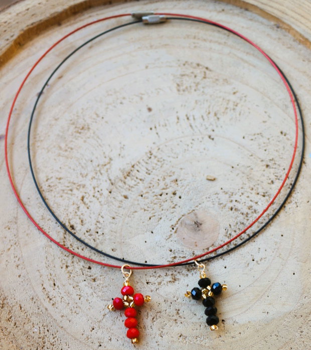 Cruciulita cu cristale fatetate- colier talisman/pandantiv cruciulita