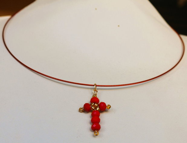 Cruciulita cu cristale fatetate- colier talisman/pandantiv cruciulita
