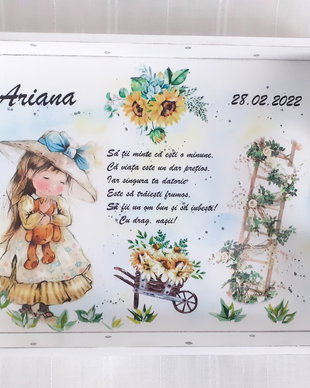 Tavita de mot fetita cu pălărie și ursuleț