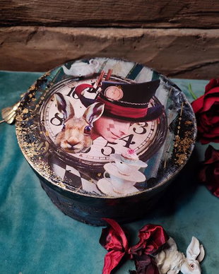 Cutie mare-Alice In Wonderland